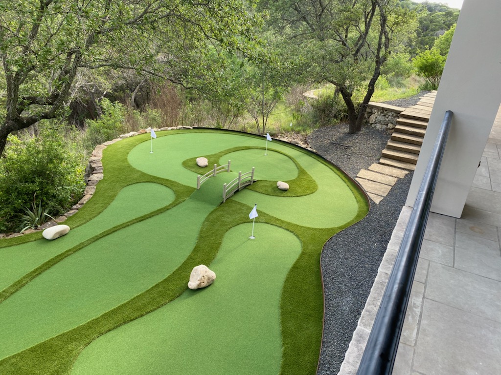 Use creative obstacles for your Vancouver mini golf course